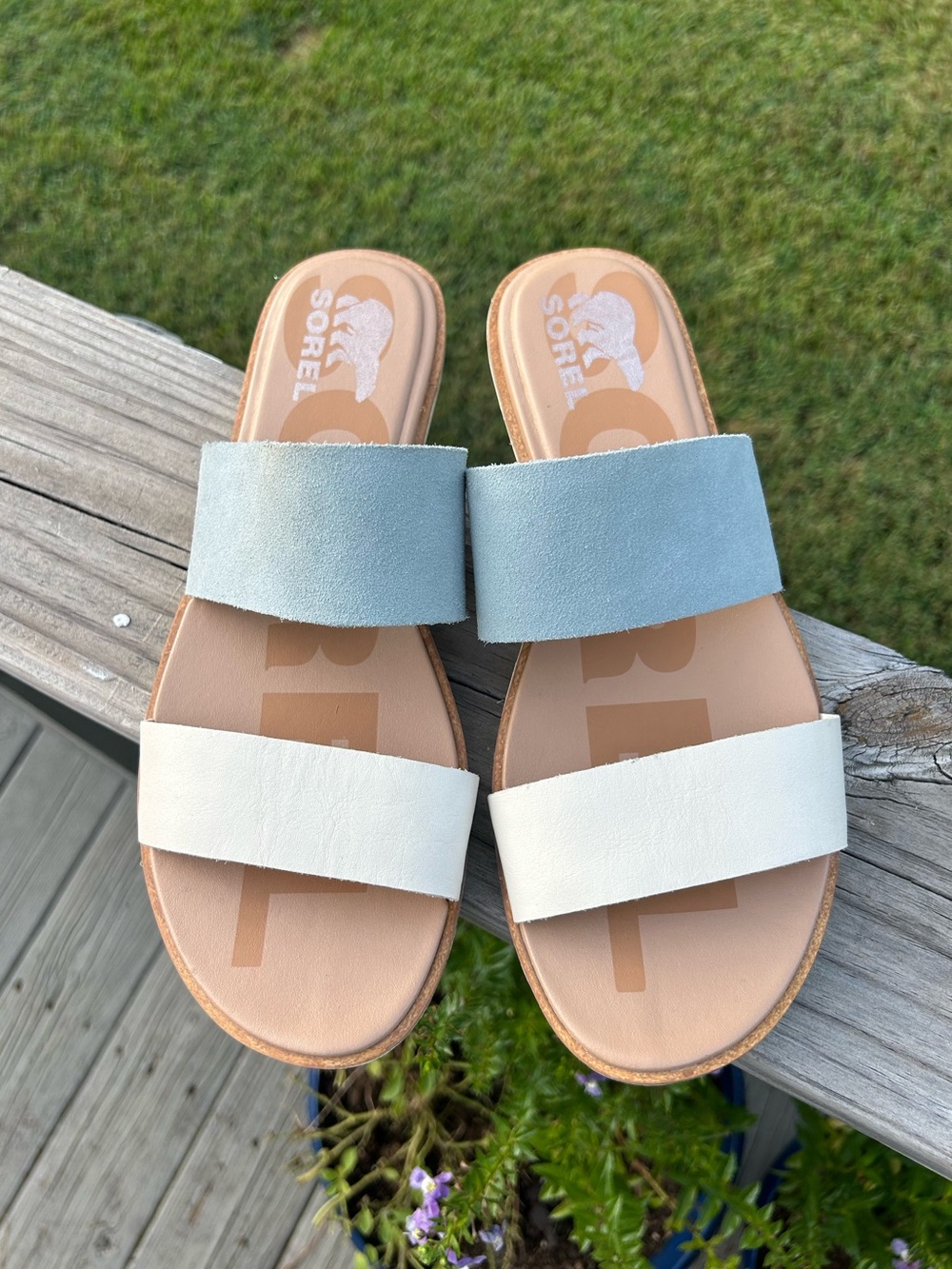 Sorel Ella II Slide Sandals in the Crushed Blue Chalk/Cream Size 10